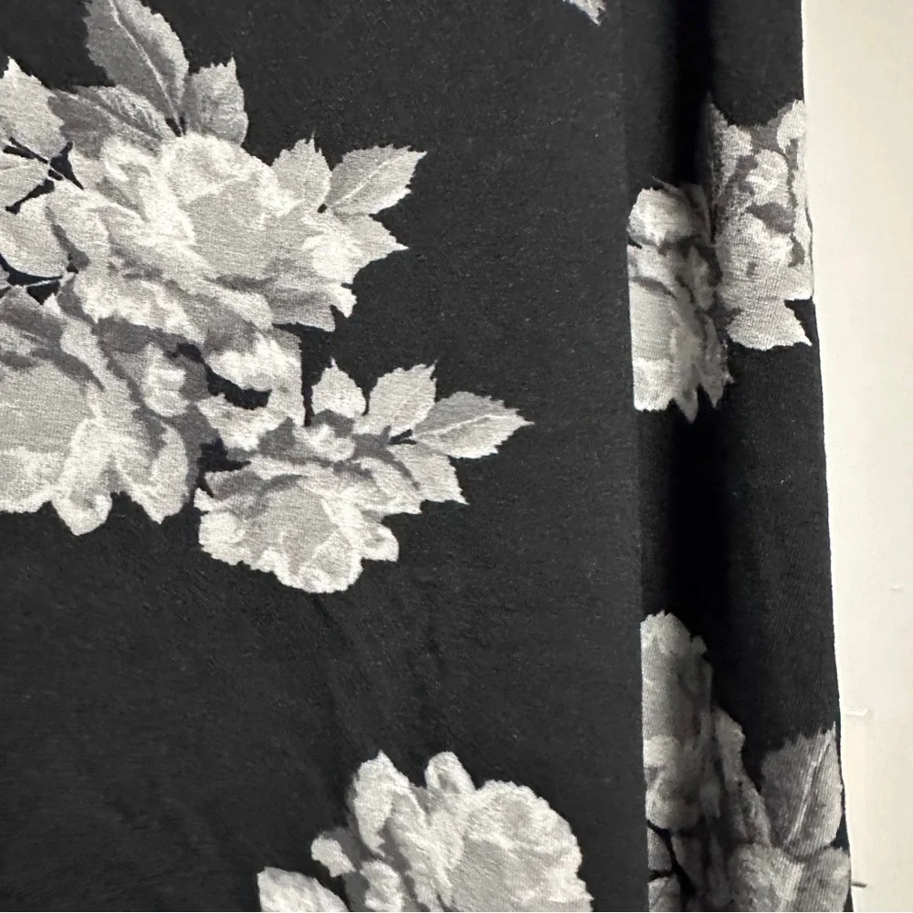 H&M Black White Floral Split Leg Maxi Skirt Women’s Size Medium Whimsigoth Fairy